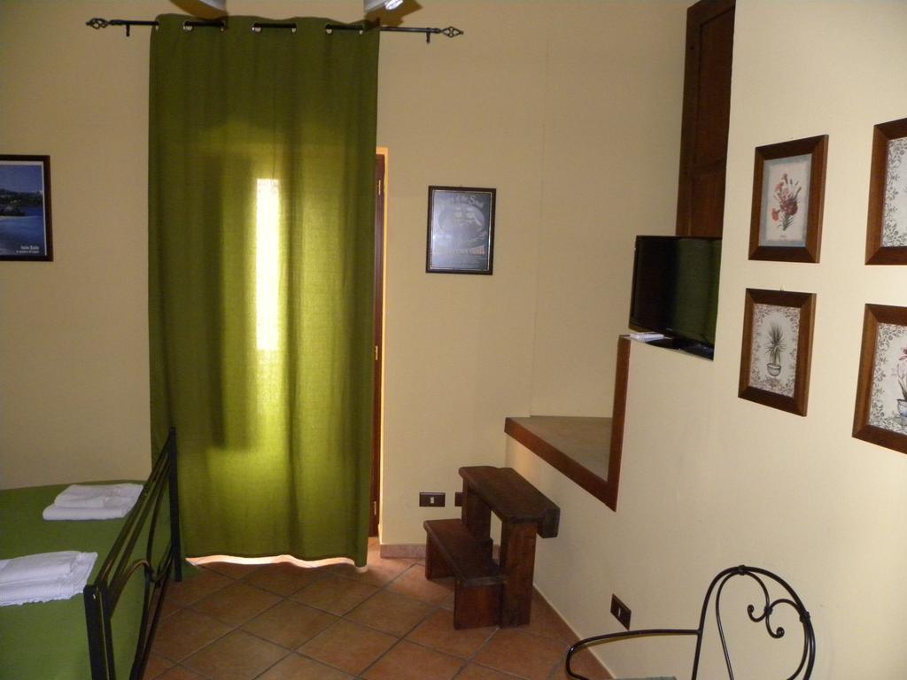 Case Vacanze Albamarina Lipari  Room photo